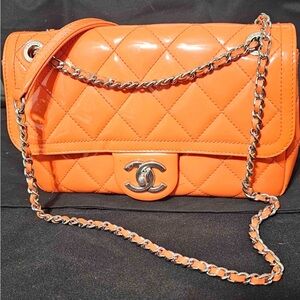 🧡Chanel 🧡Classic 🧡Great condition 🧡Orange Quilted Shoulder Bag